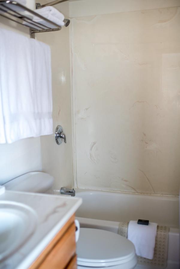 Cozy Mountain Motel Austin Bagian luar foto
